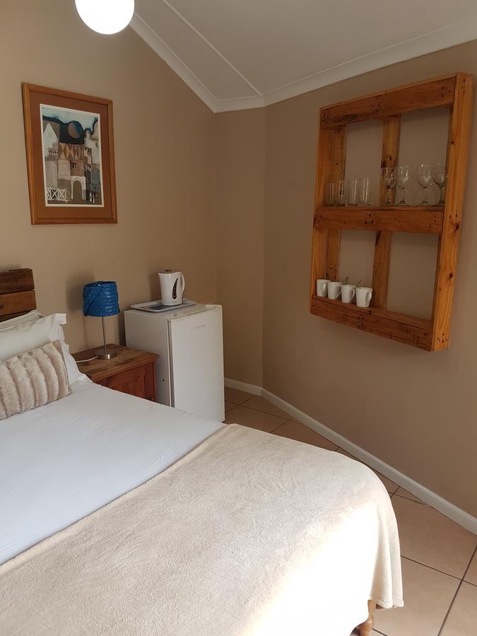 Oasis Shanti Backpackers Oudtshoorn Buitenkant foto