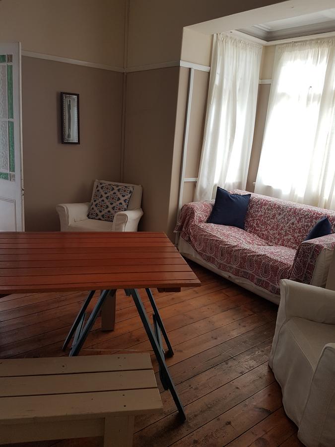 Oasis Shanti Backpackers Oudtshoorn Buitenkant foto