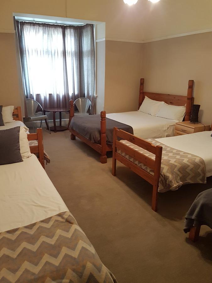 Oasis Shanti Backpackers Oudtshoorn Buitenkant foto