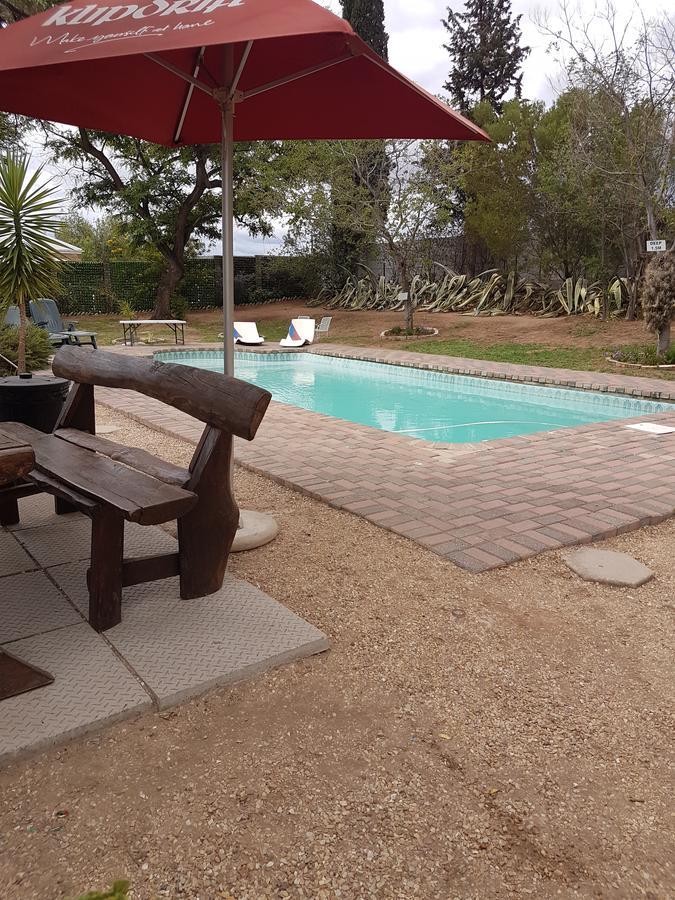 Oasis Shanti Backpackers Oudtshoorn Buitenkant foto