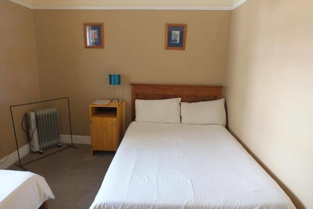 Oasis Shanti Backpackers Oudtshoorn Buitenkant foto