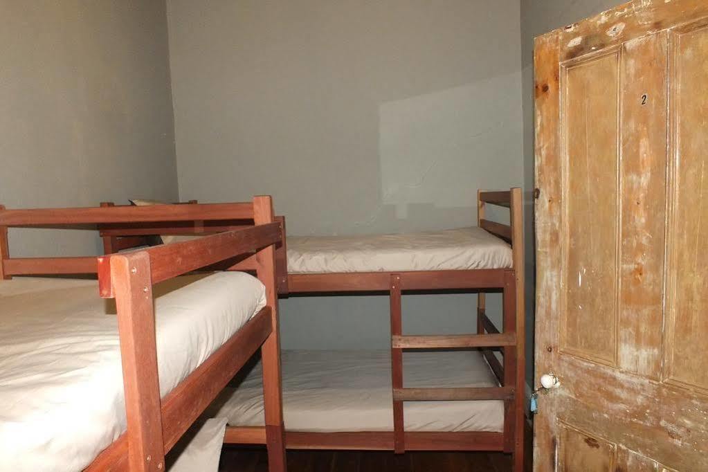 Oasis Shanti Backpackers Oudtshoorn Buitenkant foto
