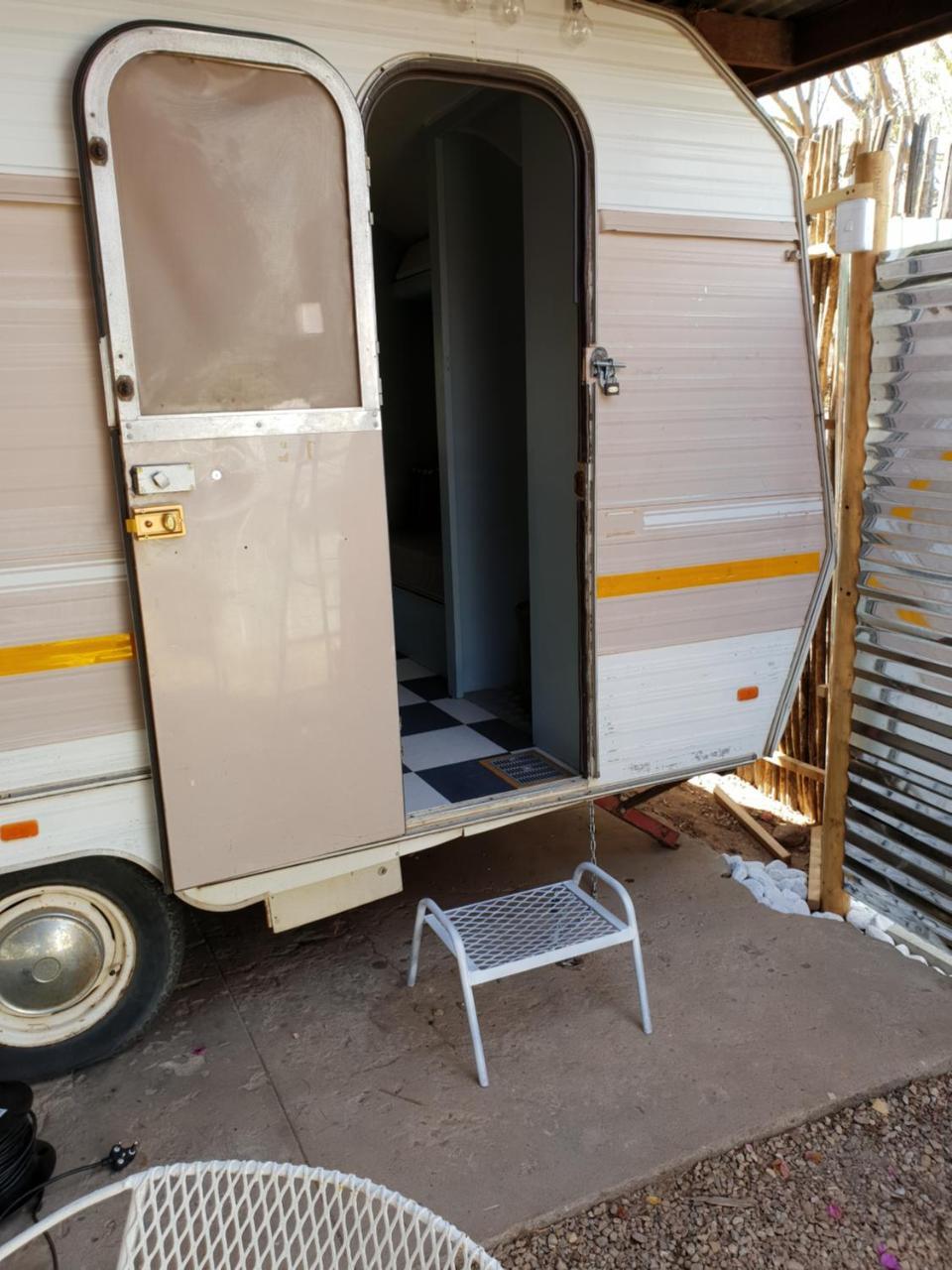 Oasis Shanti Backpackers Oudtshoorn Buitenkant foto