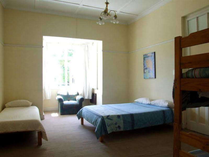 Oasis Shanti Backpackers Oudtshoorn Buitenkant foto